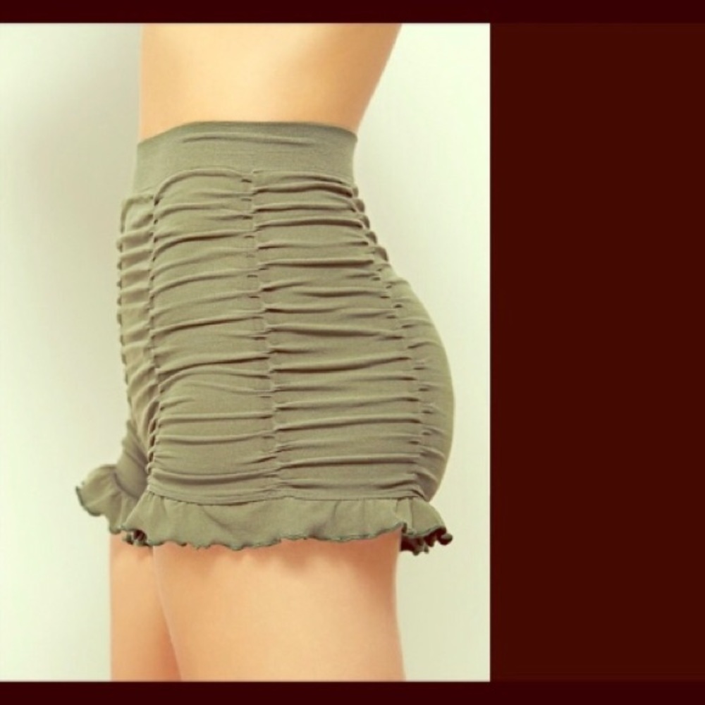 LOOKING FOR Free People Ruched Shorts.